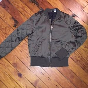 🛑 SOLD 🛑 Divided Jacket Size 4 - Olive Green H&M